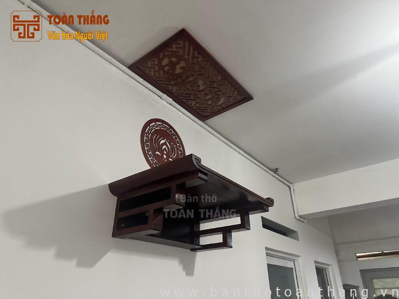 Trang thờ treo tường gỗ Óc chó TTO-01